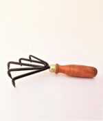 5-Prong-wooden-Hand-Cultivator-Peppyflora-Product-01-a-moz