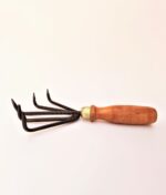 5-Prong-wooden-Hand-Cultivator-Peppyflora-Product-01-c-moz